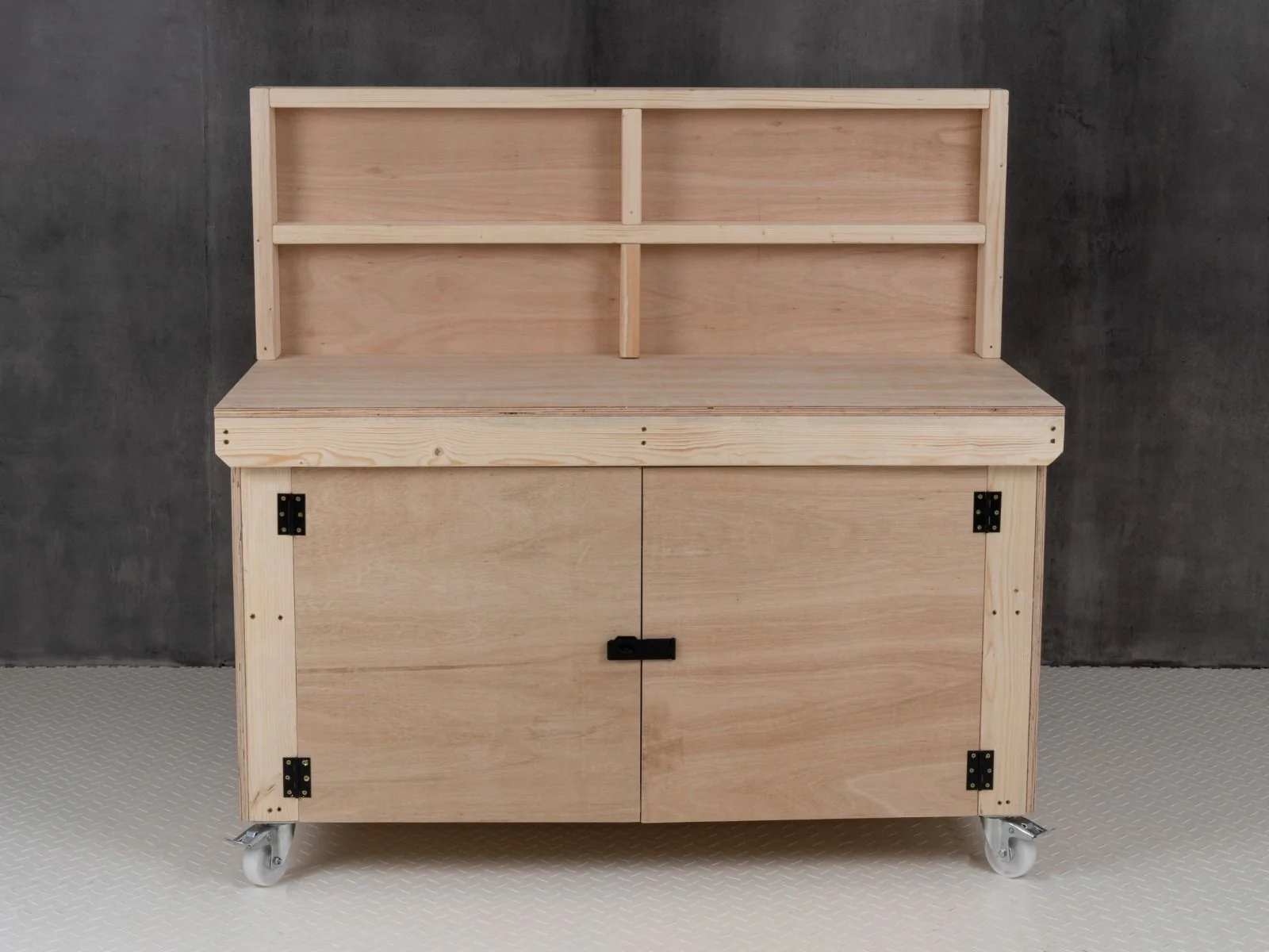 Wooden Eucalyptus hardwood top workbench with lockable cupboard (V.9) with back panel and wheels - Image 9